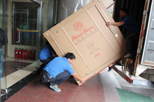 富锦钢琴贵重工艺品无忧运